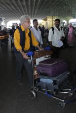 Naseeruddin Shah snapped at airport on 18th March 2016